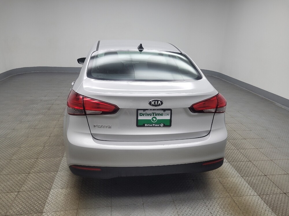 2017 Kia Forte in Indianapolis, IN 46219 - 18120736 6