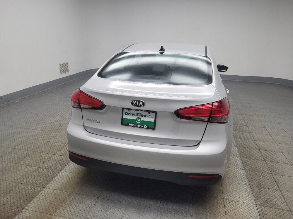 2017 Kia Forte in Indianapolis, IN 46219 - 18120736 7