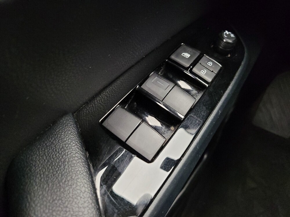 2021 Toyota Prius Prime in Eastpointe, MI 48021 - 18120755 27