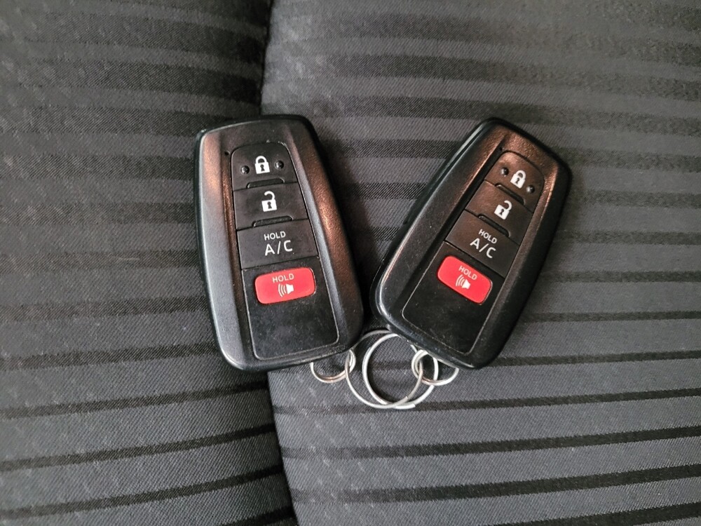 2021 Toyota Prius Prime in Eastpointe, MI 48021 - 18120755 32