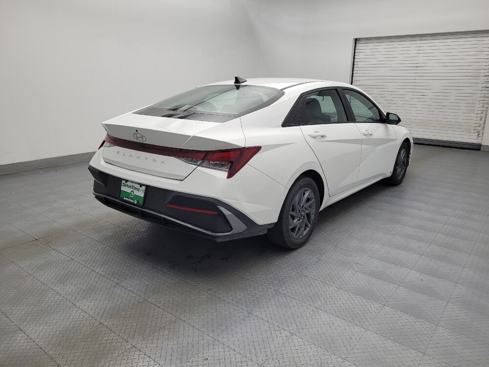 2024 Hyundai Elantra in Wilmington, NC 28405 - 18120757 9