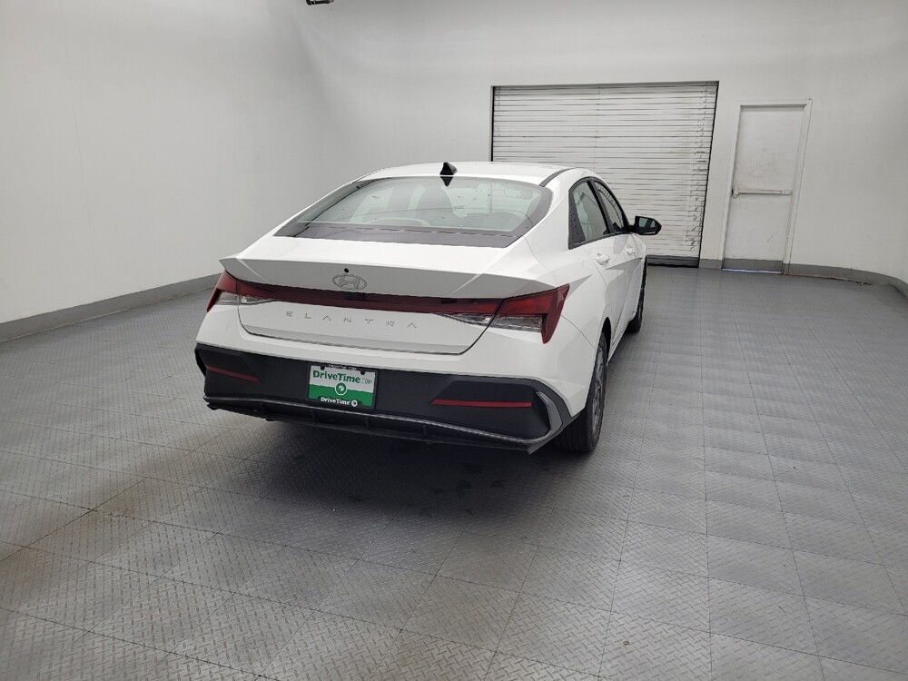 2024 Hyundai Elantra in Wilmington, NC 28405 - 18120757 7