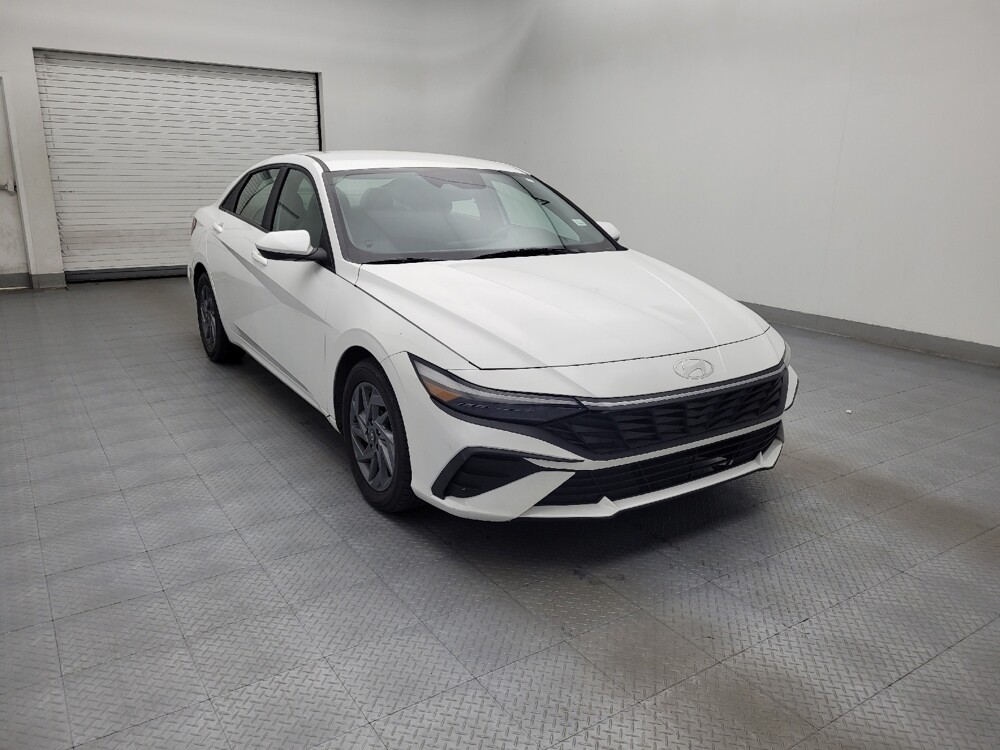 2024 Hyundai Elantra in Wilmington, NC 28405 - 18120757 13