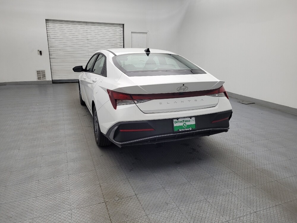 2024 Hyundai Elantra in Wilmington, NC 28405 - 18120757 6