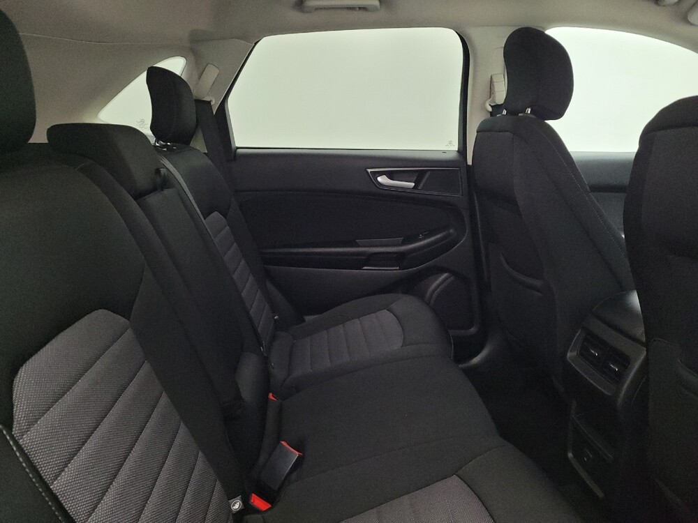 2018 Ford Edge in Cincinnati, OH 45255 - 18120764 19