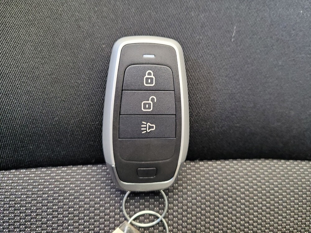 2018 Ford Edge in Cincinnati, OH 45255 - 18120764 32