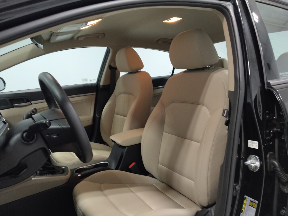 2018 Hyundai Elantra in Columbus, OH 43231 - 18120768 17