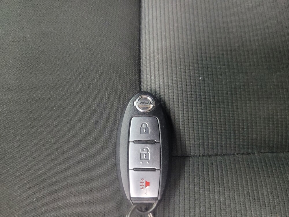 2017 Nissan Titan in Indianapolis, IN 46219 - 18120773 32