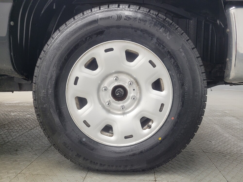 2017 Nissan Titan in Indianapolis, IN 46219 - 18120773 31