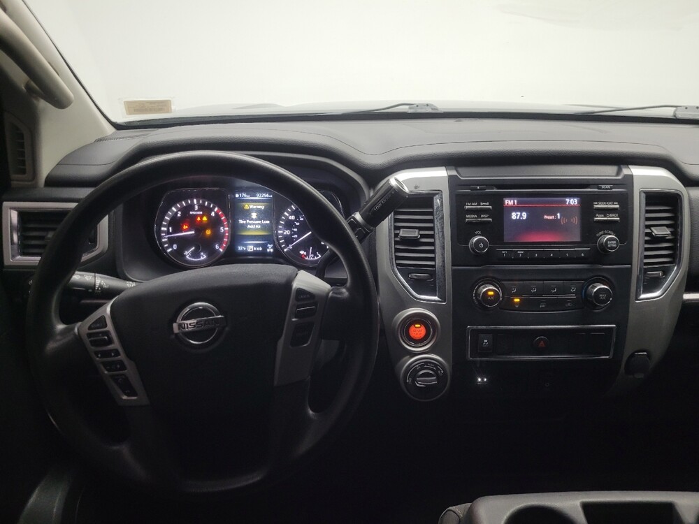 2017 Nissan Titan in Indianapolis, IN 46219 - 18120773 22
