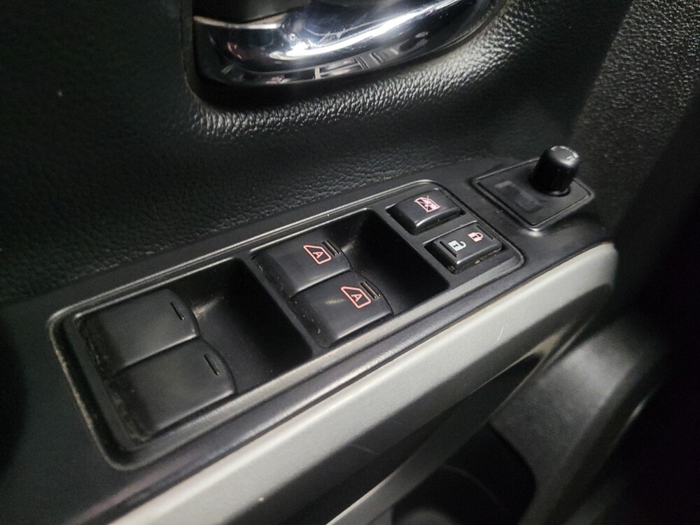 2017 Nissan Titan in Indianapolis, IN 46219 - 18120773 27