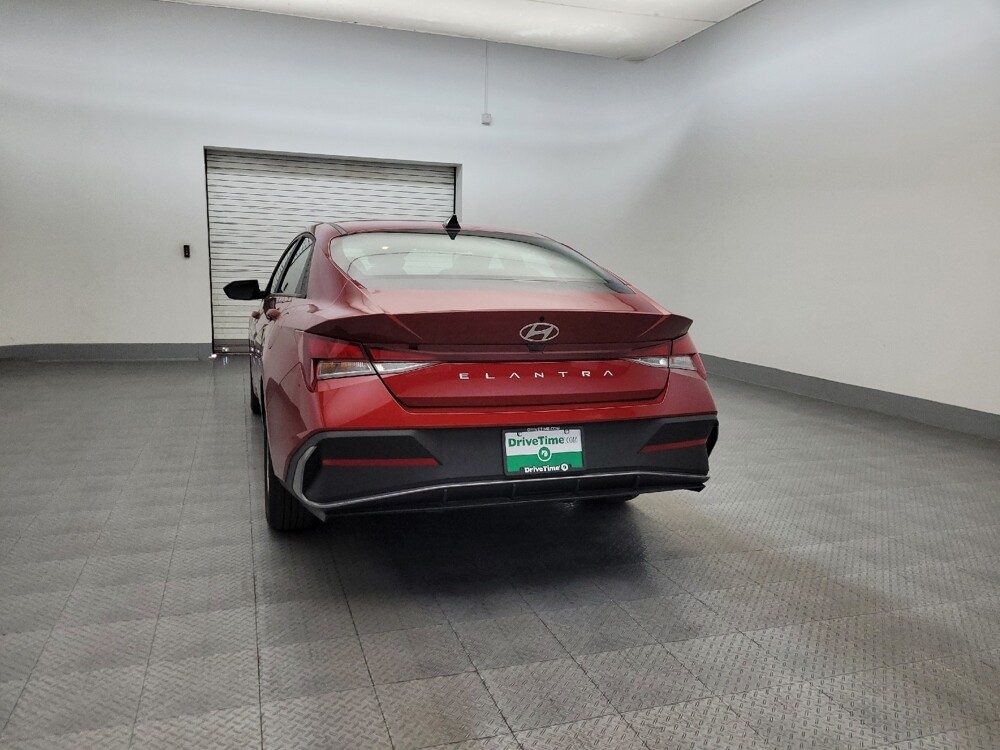 2025 Hyundai Elantra in Chandler, AZ 85225 - 18120808 6