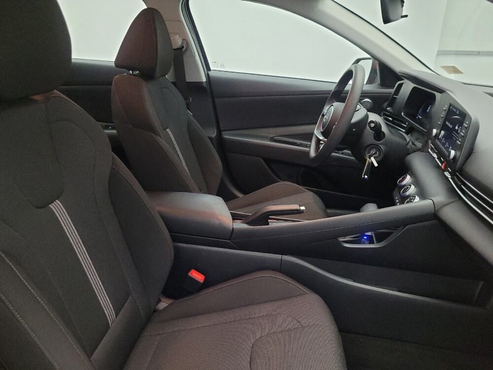 2025 Hyundai Elantra in Chandler, AZ 85225 - 18120808 21