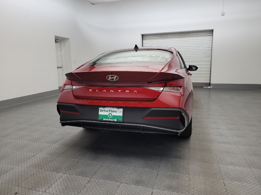 2025 Hyundai Elantra in Chandler, AZ 85225 - 18120808 7