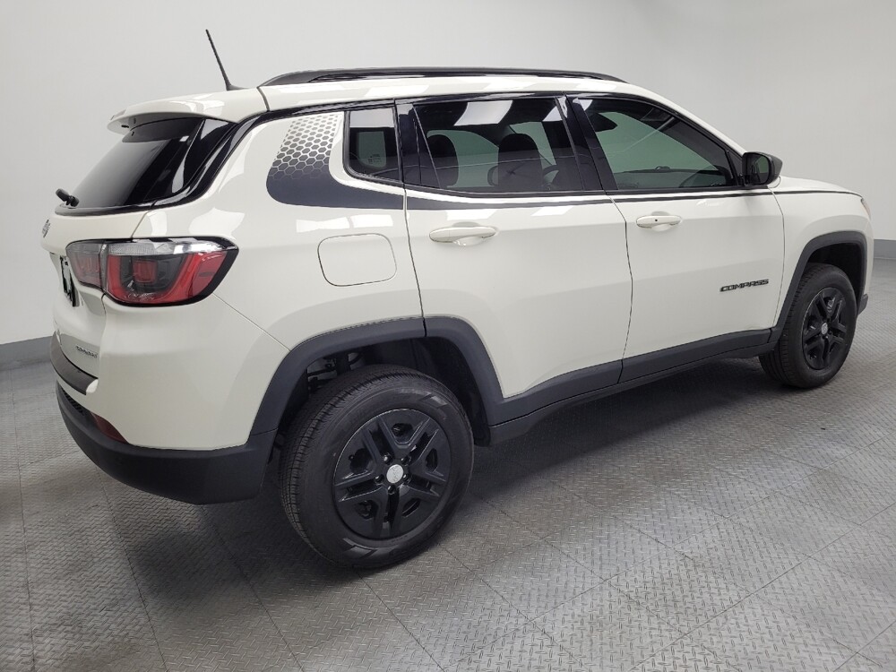 2018 Jeep Compass in Las Vegas, NV 89102 - 18120817 10