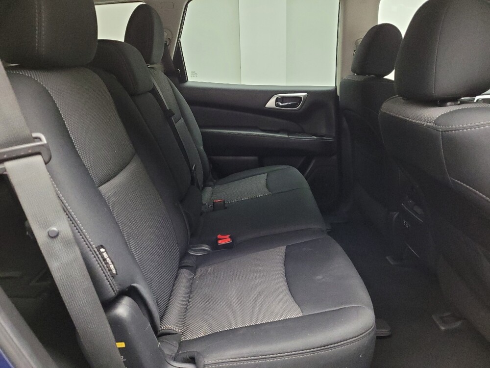 2019 Nissan Pathfinder in Eastpointe, MI 48021 - 18120828 19