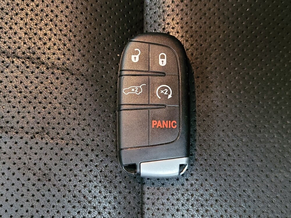 2018 Jeep Grand Cherokee in Memphis, TN 38115 - 18120838 32