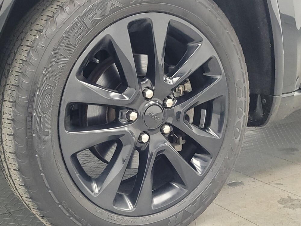 2018 Jeep Grand Cherokee in Memphis, TN 38115 - 18120838 31