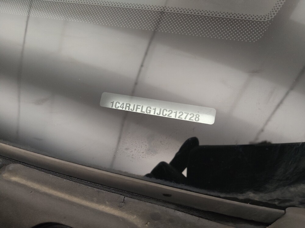 2018 Jeep Grand Cherokee in Des Moines, IA 50310 - 18120841 33