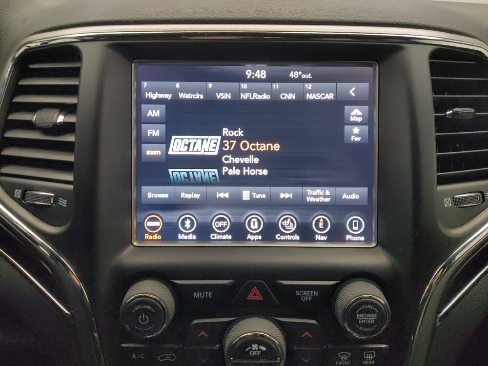 2018 Jeep Grand Cherokee in Des Moines, IA 50310 - 18120841 25