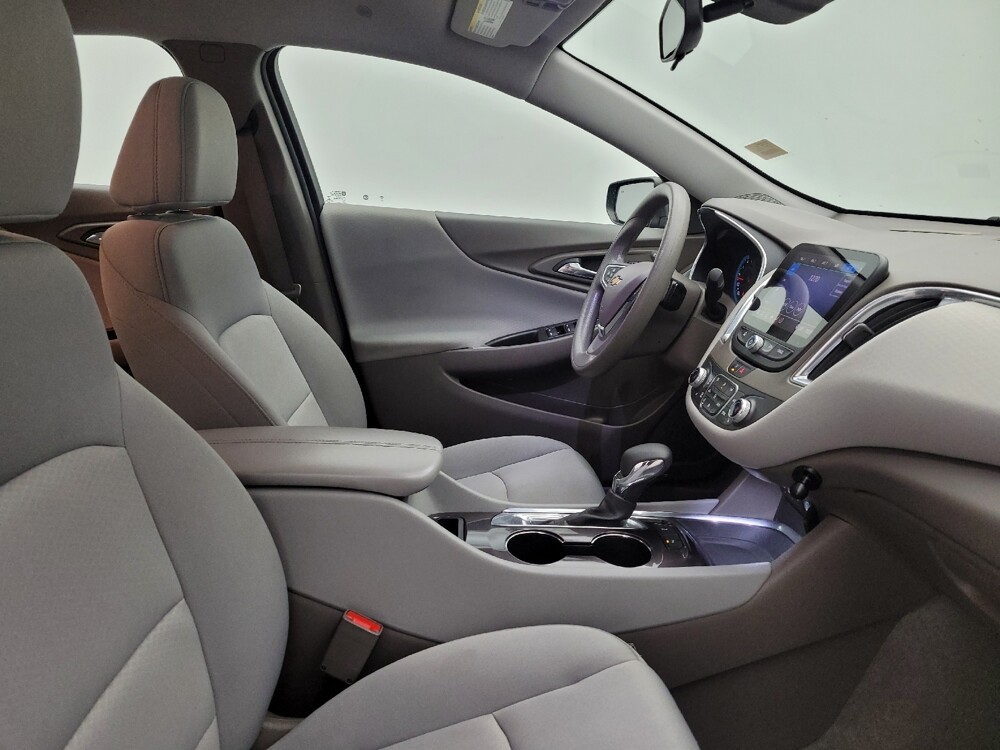2021 Chevrolet Malibu in Fairfield, OH 45014 - 18120853 21