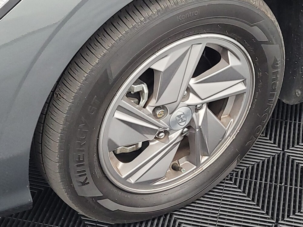 2025 Hyundai Elantra in Houston, TX 77060 - 18120863 31