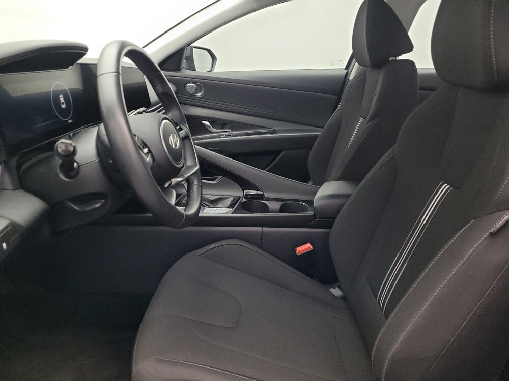 2025 Hyundai Elantra in Miami, FL 33157 - 18120876 17