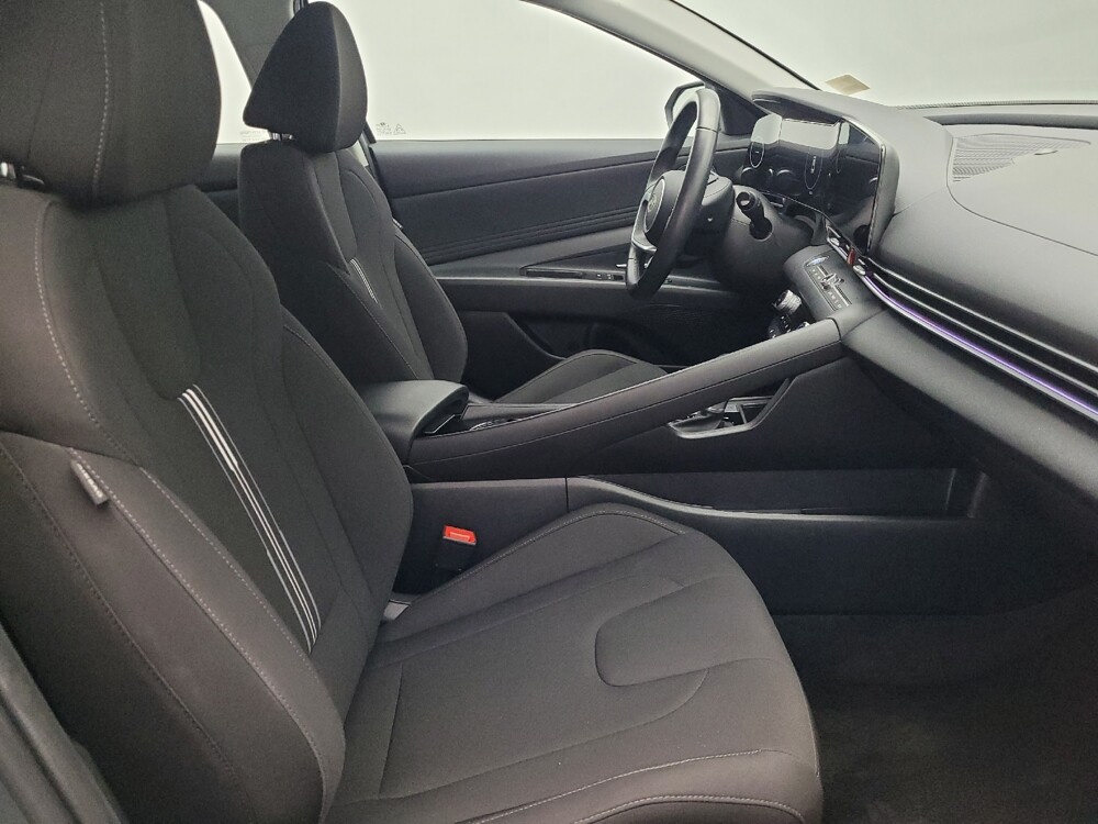 2025 Hyundai Elantra in Miami, FL 33157 - 18120876 21