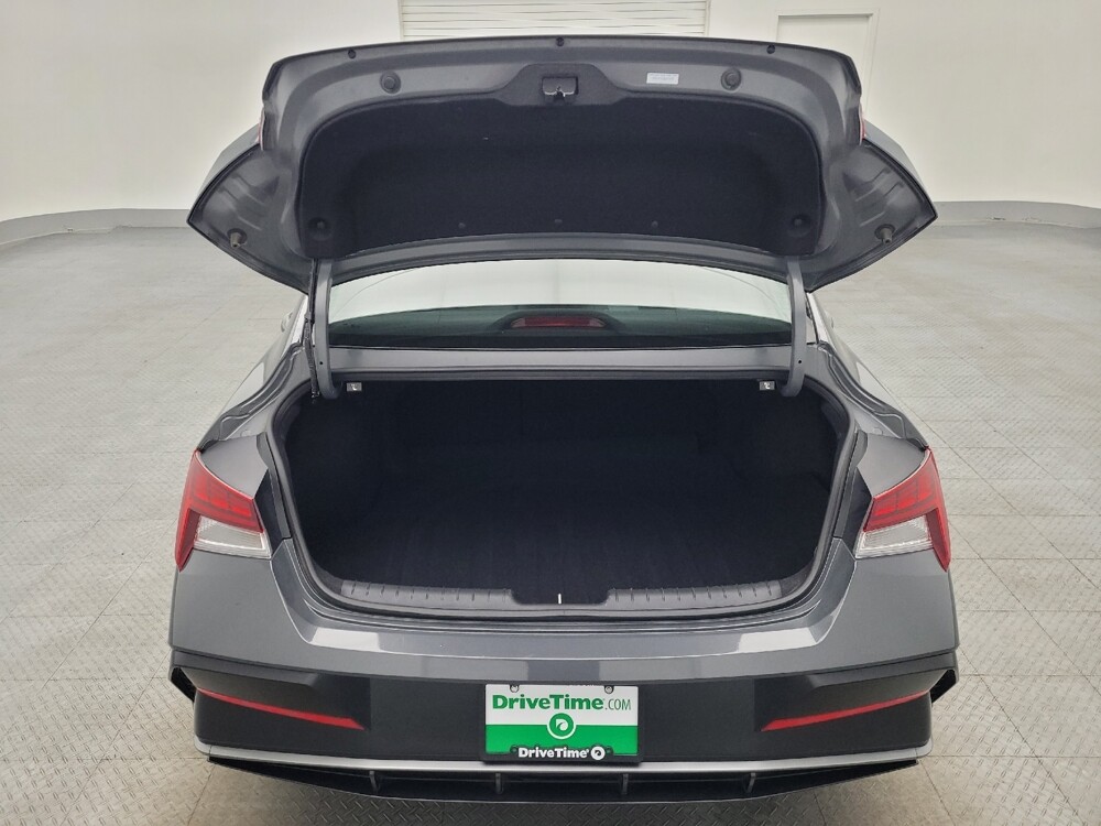 2025 Hyundai Elantra in Miami, FL 33157 - 18120876 29