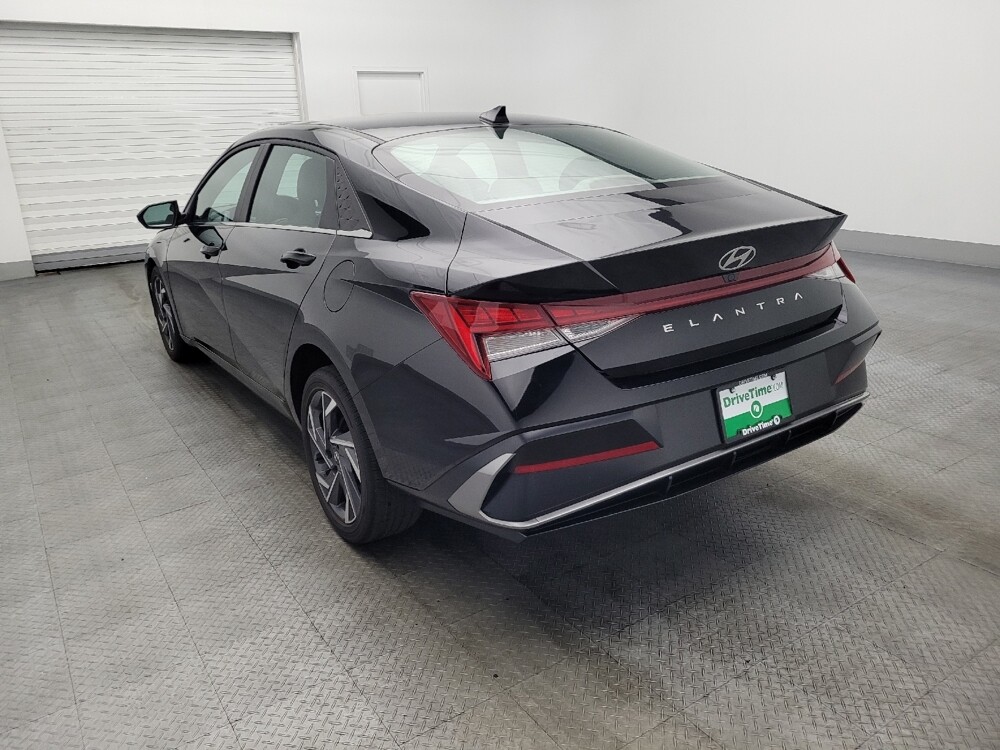2025 Hyundai Elantra in Mobile, AL 36606 - 18120916 5