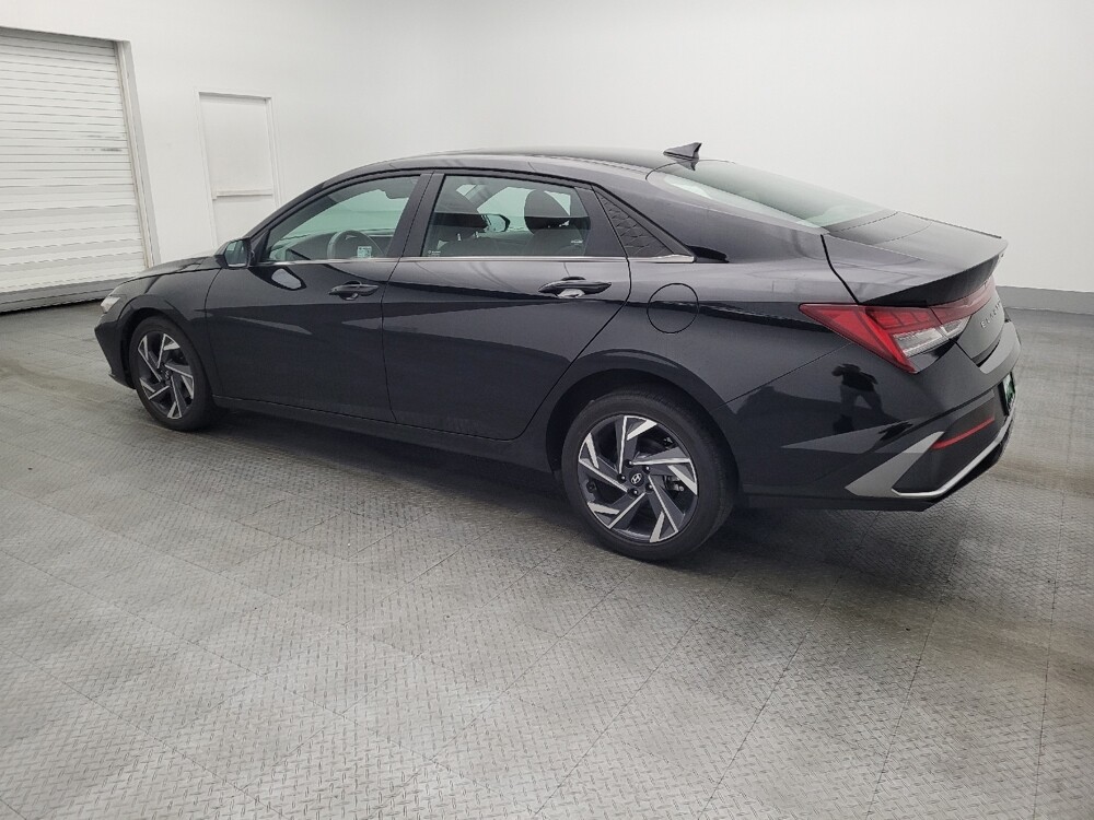 2025 Hyundai Elantra in Mobile, AL 36606 - 18120916 3