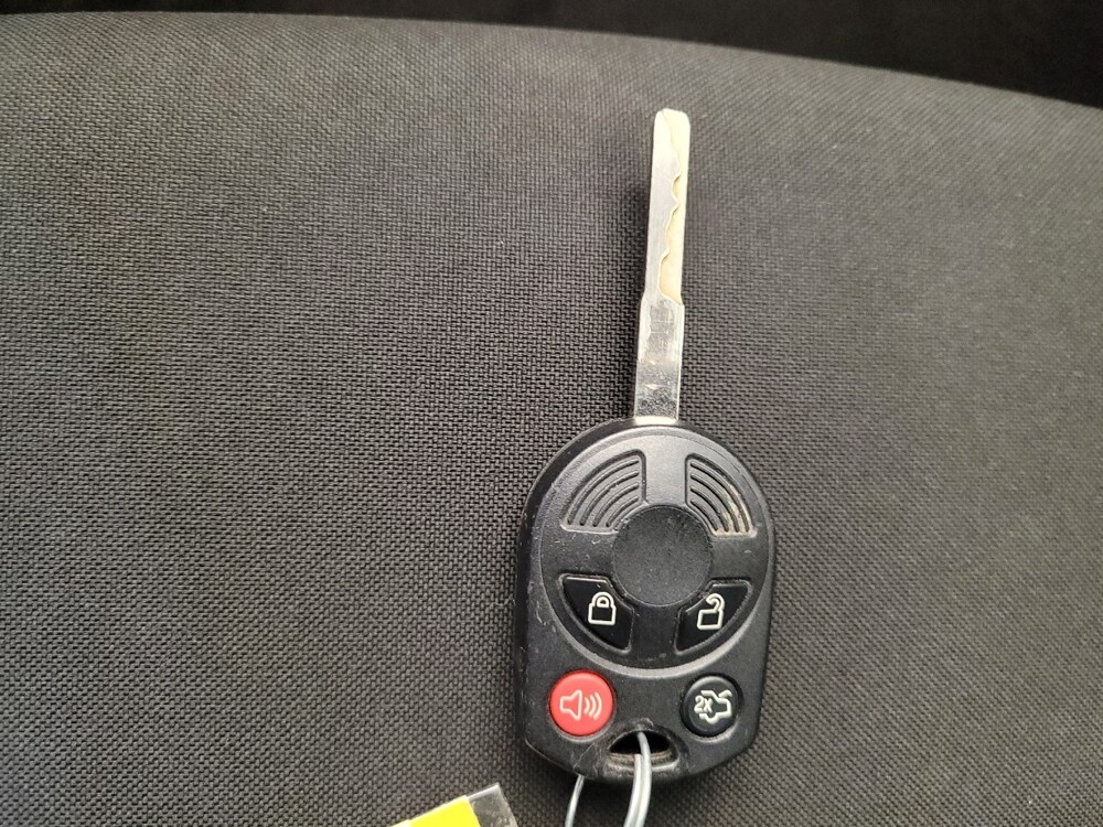 2016 Ford Focus in Toledo, OH 43617 - 18120935 32