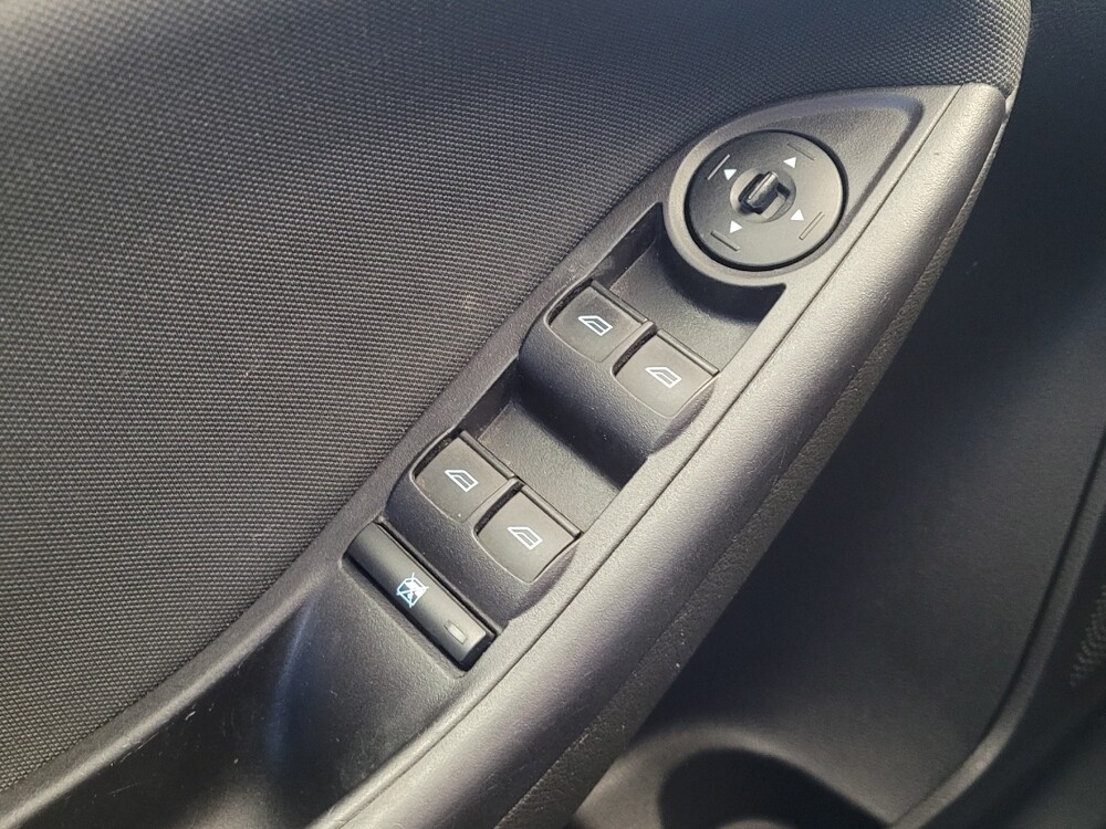 2016 Ford Focus in Toledo, OH 43617 - 18120935 27