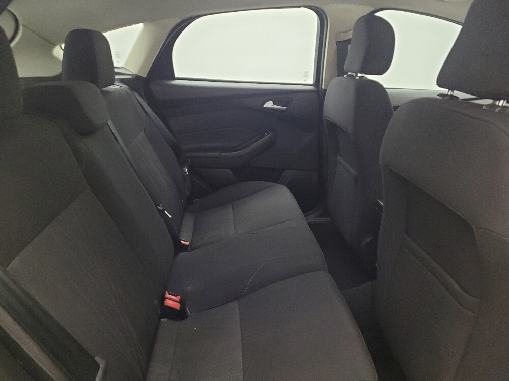 2016 Ford Focus in Toledo, OH 43617 - 18120935 19