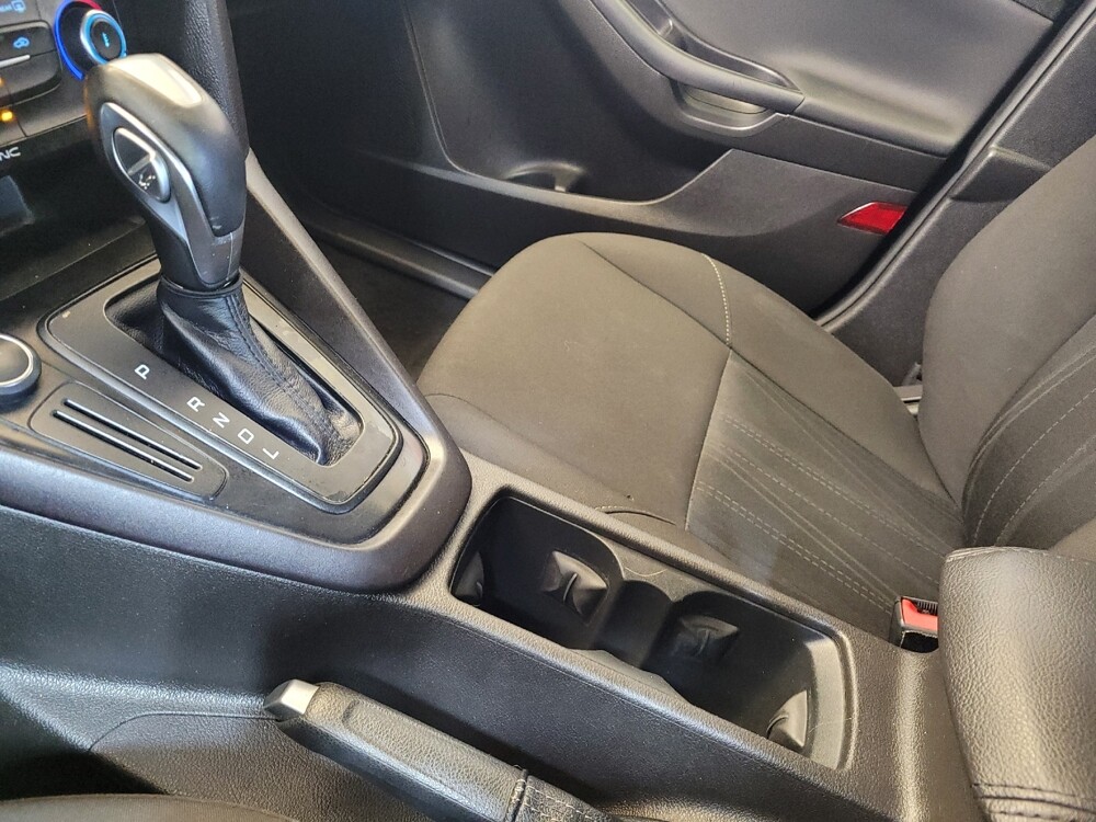 2016 Ford Focus in Toledo, OH 43617 - 18120935 26