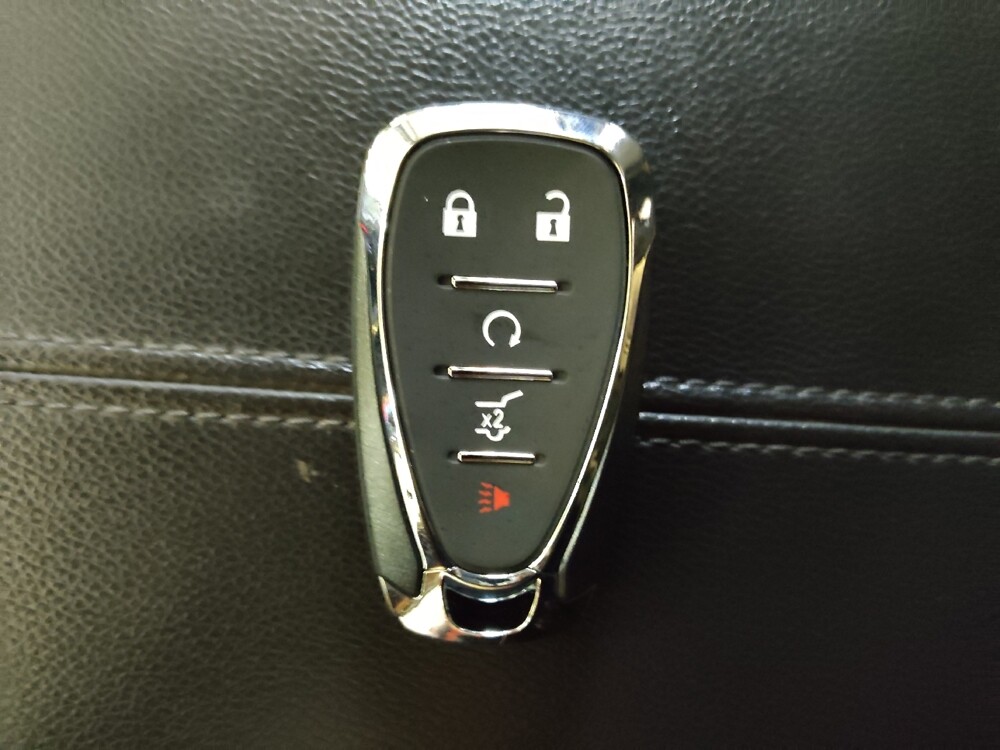 2018 Chevrolet Equinox in Winston-Salem, NC 27103 - 18120936 32