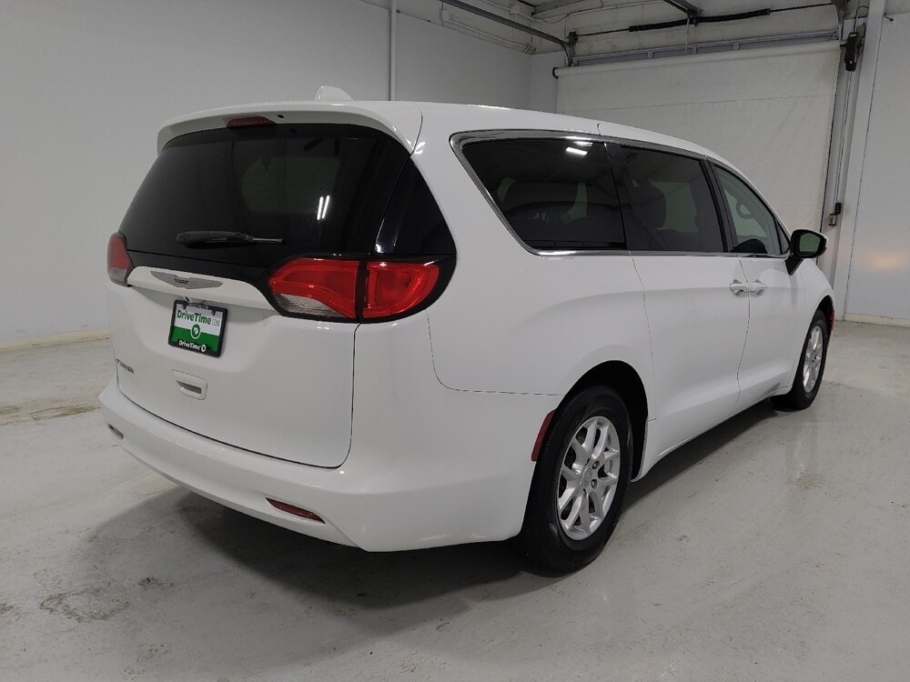 2020 Chrysler Voyager in Columbus, OH 43231 - 18120941 9
