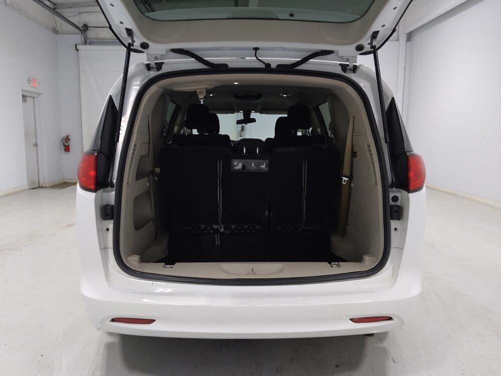 2020 Chrysler Voyager in Columbus, OH 43231 - 18120941 29