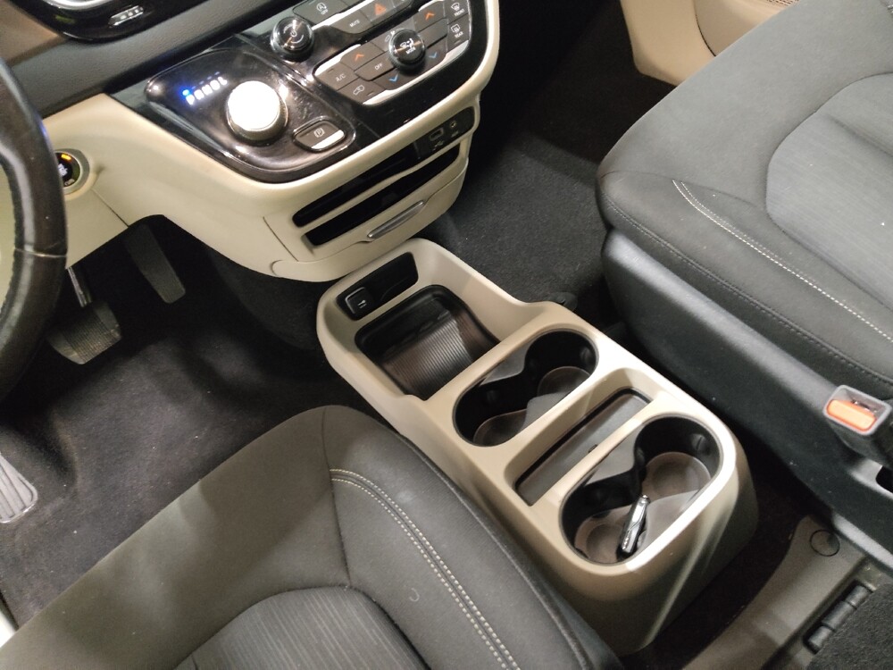 2020 Chrysler Voyager in Columbus, OH 43231 - 18120941 26