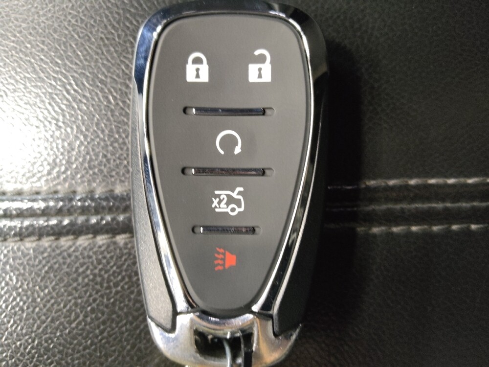 2018 Chevrolet Malibu in Lewisville, TX 75067 - 18120947 32