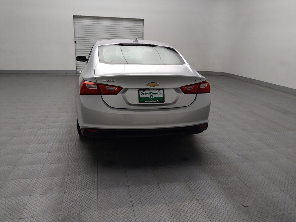 2018 Chevrolet Malibu in Lewisville, TX 75067 - 18120947 6