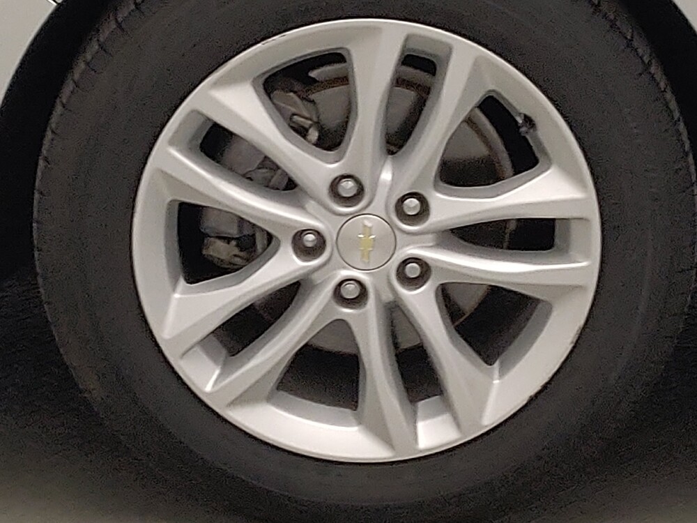 2018 Chevrolet Malibu in Lewisville, TX 75067 - 18120947 31