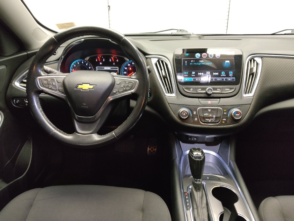 2018 Chevrolet Malibu in Lewisville, TX 75067 - 18120947 22