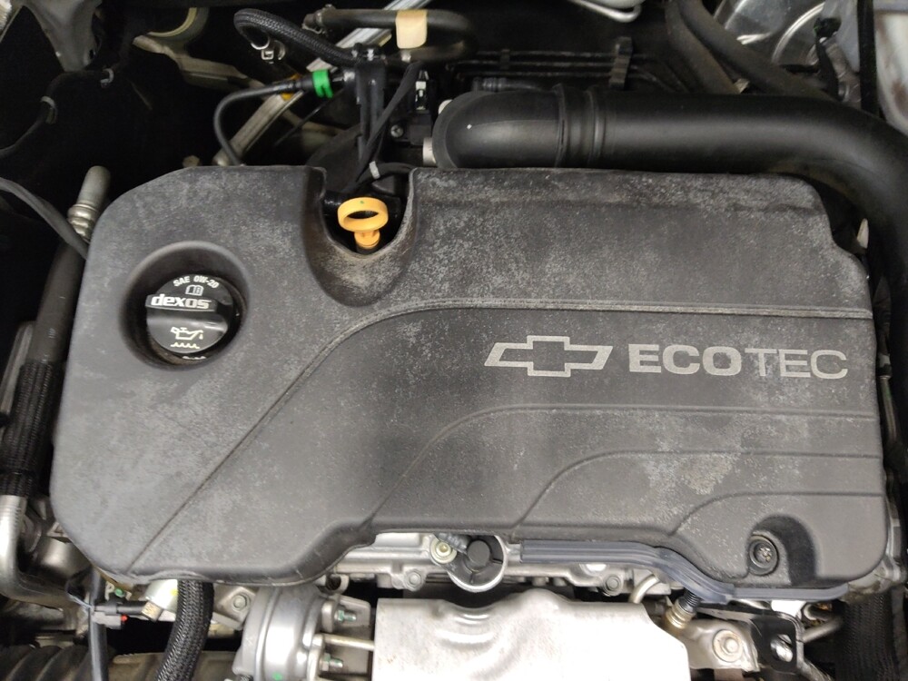 2018 Chevrolet Malibu in Lewisville, TX 75067 - 18120947 30