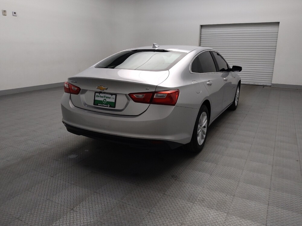 2018 Chevrolet Malibu in Lewisville, TX 75067 - 18120947 9