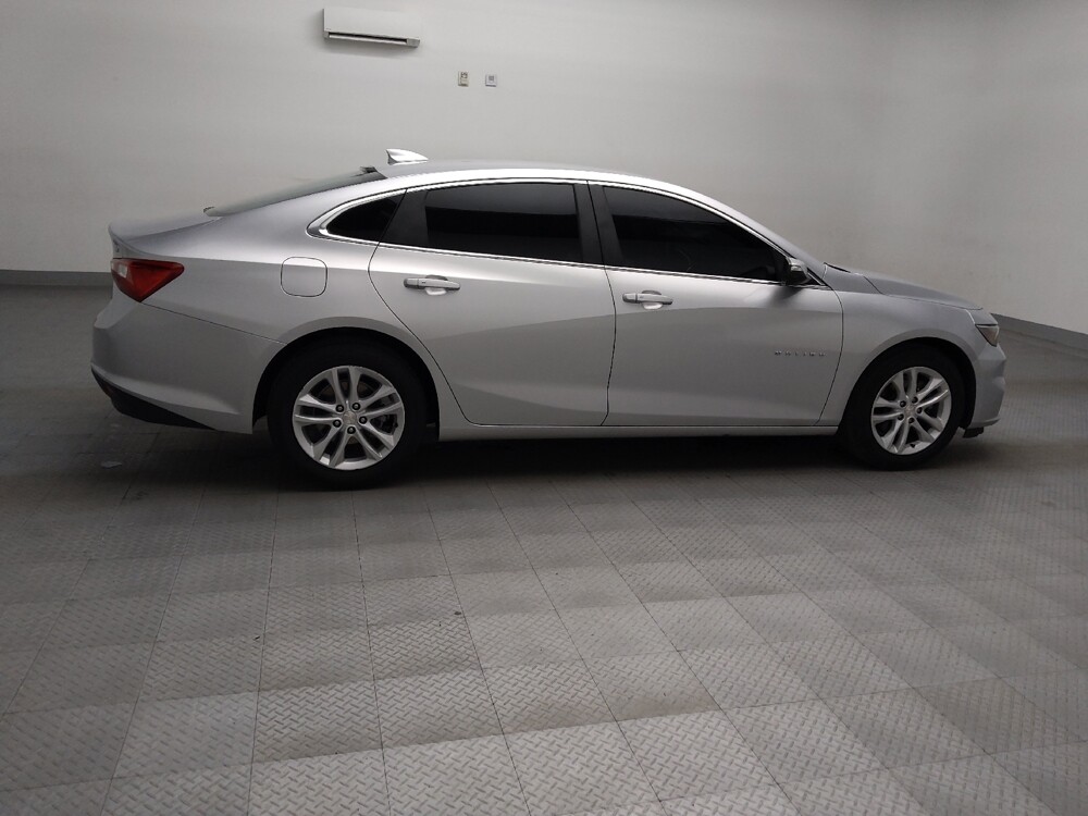 2018 Chevrolet Malibu in Lewisville, TX 75067 - 18120947 10
