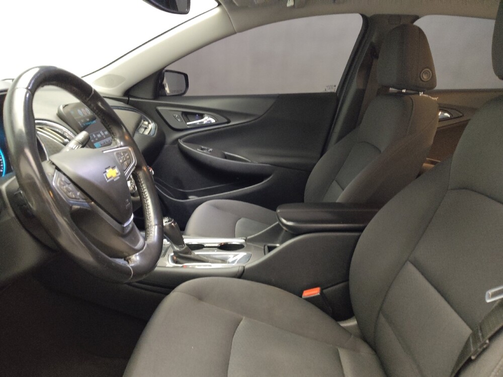 2018 Chevrolet Malibu in Lewisville, TX 75067 - 18120947 17