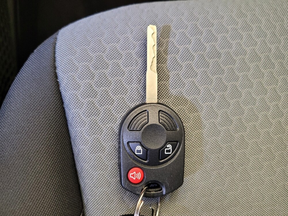 2018 Ford Escape in Columbus, OH 43228 - 18120964 32