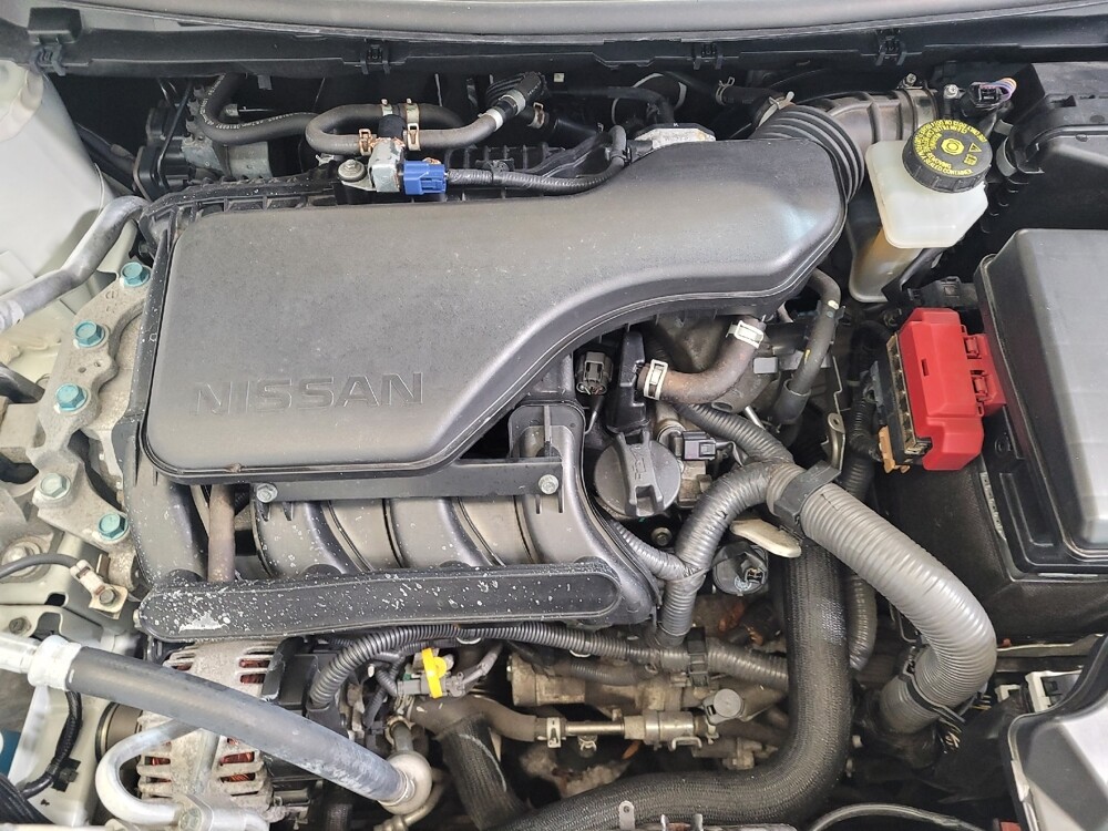 2018 Nissan Rogue Sport in Cincinnati, OH 45255 - 18120976 30