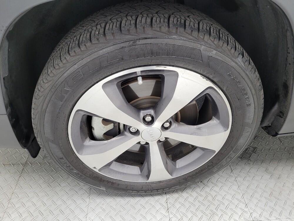 2021 Jeep Cherokee in Las Vegas, NV 89104 - 18120990 31